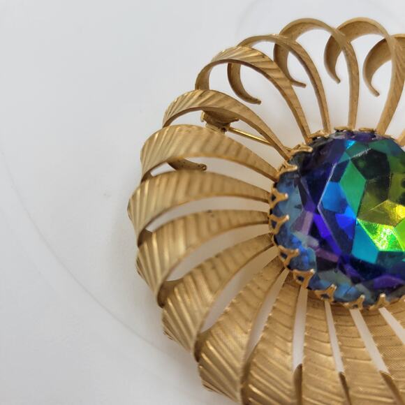 Vintage Rhinestone Pinwheel Brooch 2" Blue Green Gold Tone Crown Setting Pin - Picture 8 of 12
